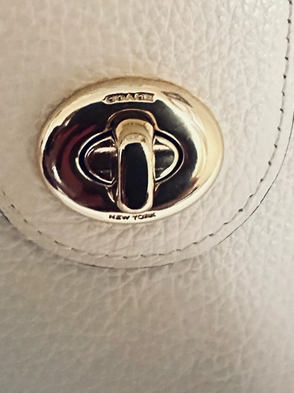 Coach Cream Pebbled Leather Turnlock Shoulder Bag - Picture 3 of 7